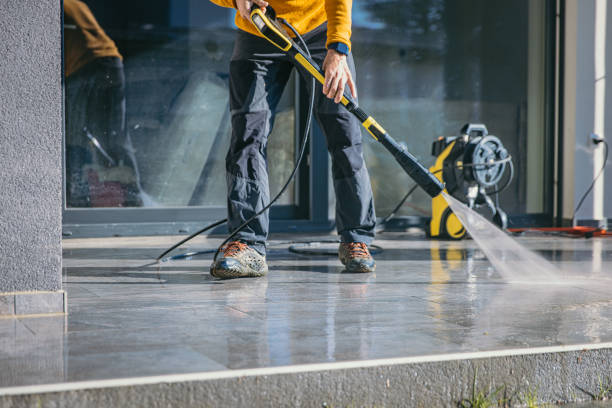 Best Pool Deck Cleaning  in Kiln, MS